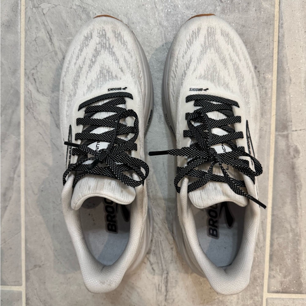Brooks Launch 11 excellent condition